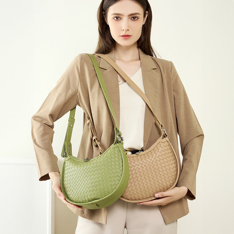 Women's Medium Leather Solid Color Classic Style Pillow Shape Zipper Underarm Bag